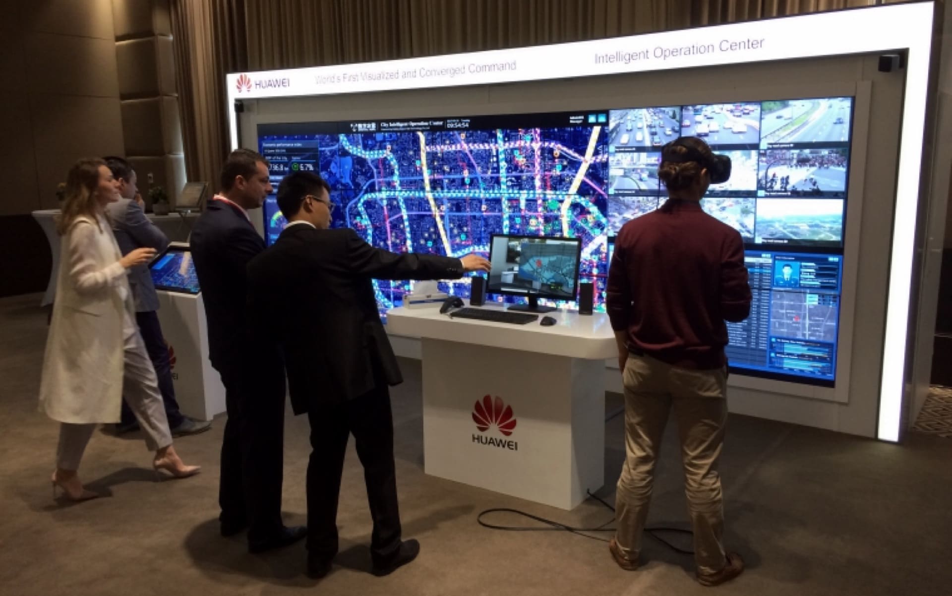 Care sunt legăturile între Ambasadorul Chinei, Huawei, Smart City