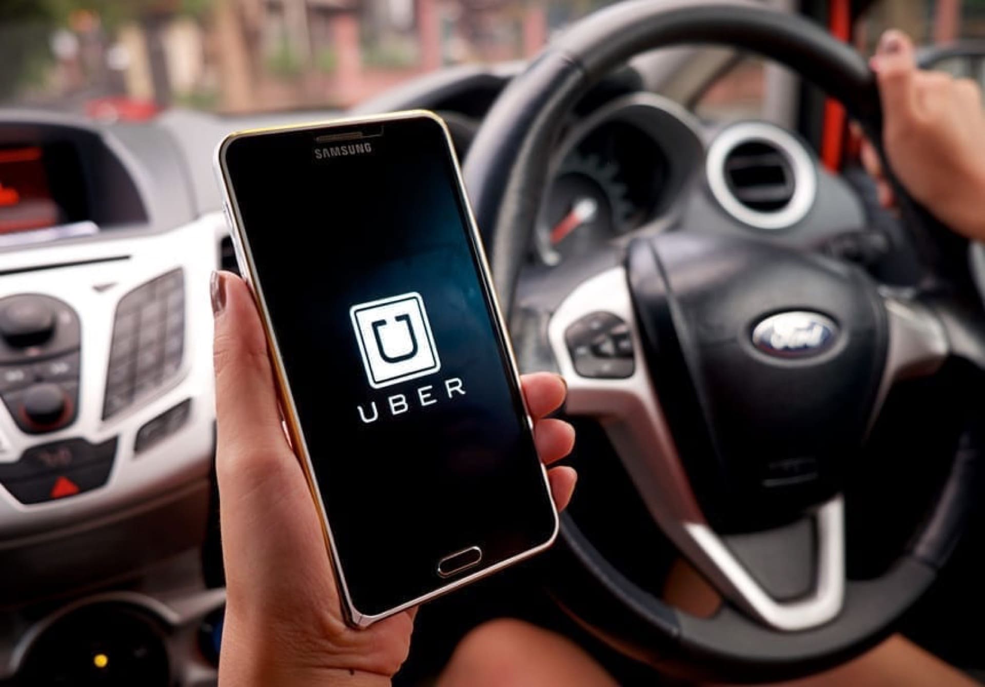 Uber anunţă că a atins un milion de utilizatori.