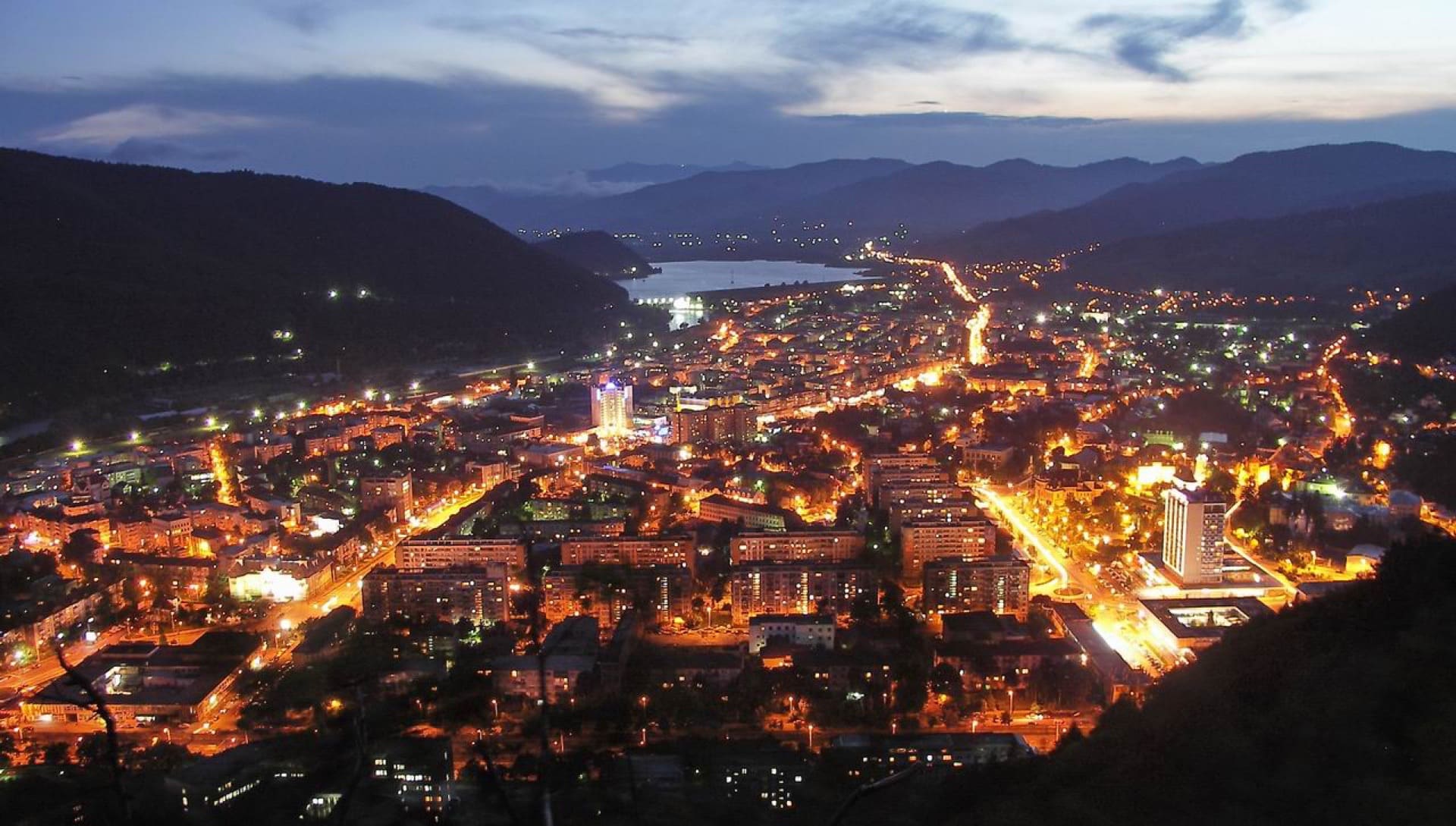 Electrogrup, proiect Smart City la Piatra Neamț: stații moderne de așteptare pentru transportul public
